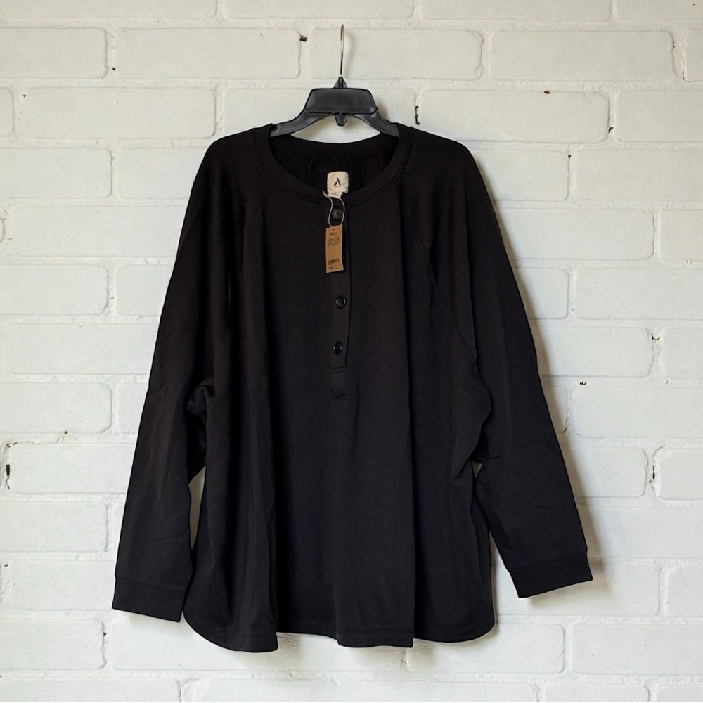 Amazon Women's Plus Black Long Sleeve Sweatshirt 7X NWT